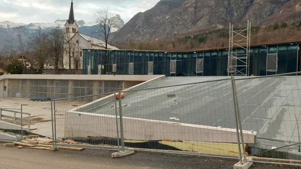 Bov&scaron;ko &scaron;portno dvorano naj bi odprli pred začetkom novega &scaron;olskega leta