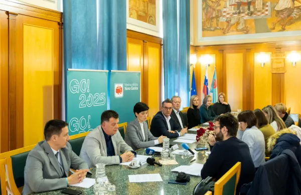 novinarska Leto gospdoarstva napoved dogodkov izjave 