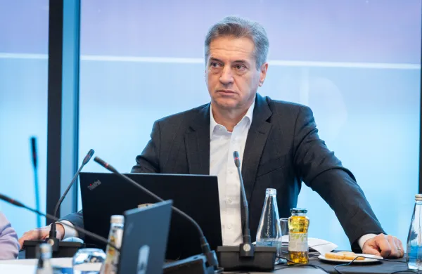 Predsednik vlade dr. Robert Golob