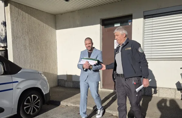 Carvely na zatožno klop zaradi &scaron;e enega BMW