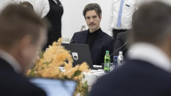 Minister za delo, družino, socialne zadeve in enake mžznosti Luka Mesec.