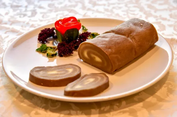 Ajdov &scaron;trukelj s skuto