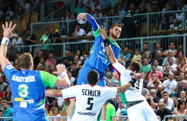 Madžarske začimbe tudi po nedeljskem kosilu