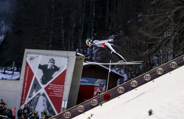 Domen Prevc je svetovni prvak v poletih.