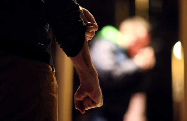 Maribor - Medvrstnisko nasilje -medvrsti&scaron;ko nasilje pretep med vrstniki - Desk: _Arhiv - Afere - Socialne zadeve - Tematika - Avtor: Andrej Petelin&scaron;ek