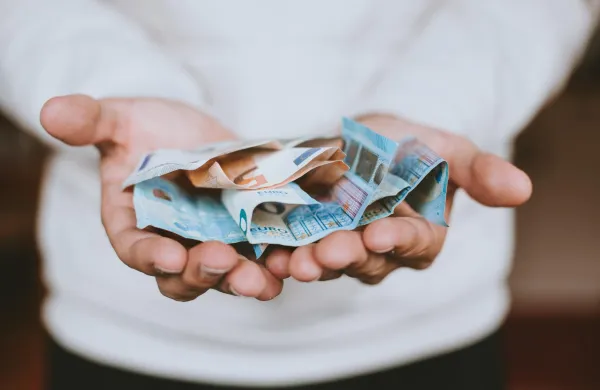 Denar varcevanje kriza gotovinaUnsplash.com NI POTREBEN PODPIS AVTORJA