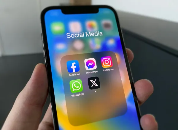 Evropska komisija omrežju X očita več kr&scaron;itev v okviru akta o digitalnih storitvah.