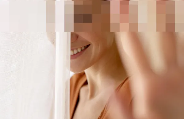 Evropska komisija je danes zaradi spolno eksplicitnih vsebin, ustvarjenih z asistentom umetne inteligence Grok, sprožila preiskavo proti družbenemu omrežju X.