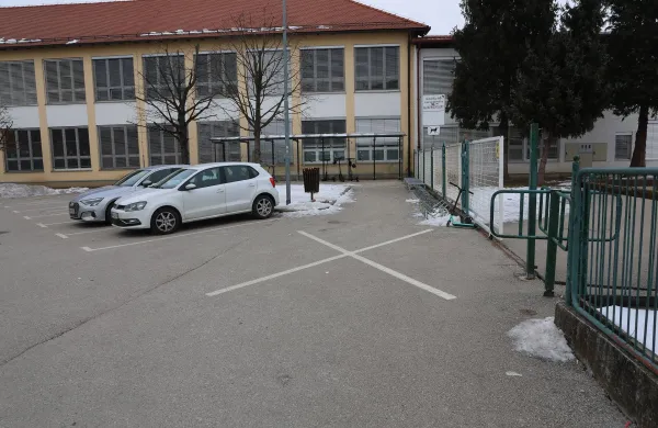 Lažna mladenka: v past so ga zvabili otroci