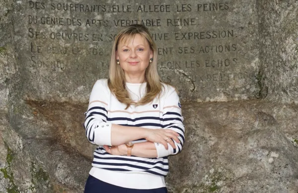 Pogovor z dr. Katjo Mihurko o vplivu in dedi&scaron;čini Zofke Kveder ter o generaciji žensk, ki so premikale meje možnega