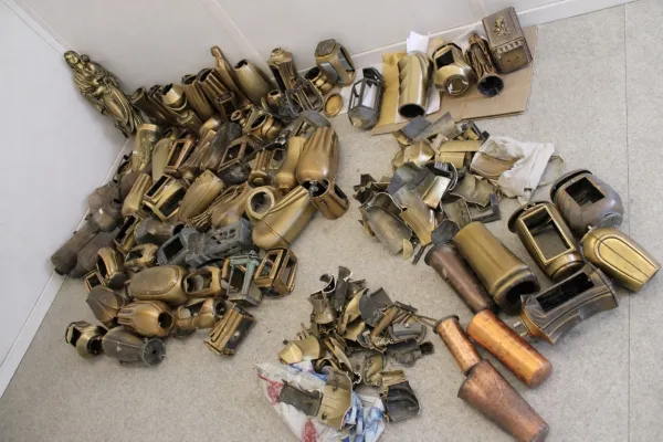 plen pokopali&scaron;ča tatvine