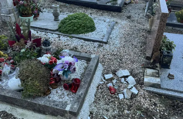 razdejanje pokopali&scaron;če &Scaron;kofije 