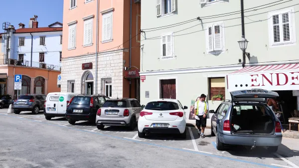 Parkiranje v Istri dražje kot drugod