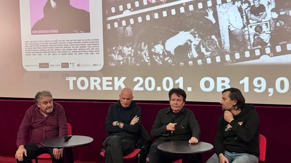 O filmu in zgodovini punka na slovenskem so se pogovarjali (z leve): Boris Bradač, Robi nekineki, Andrej Ko&scaron;ak in Erik Toth