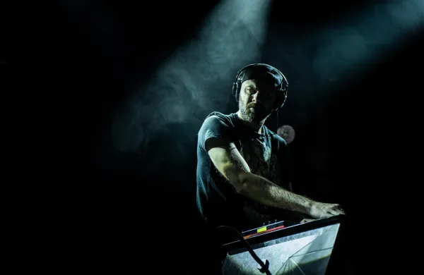 Gautier Serre že več kot dve desetletji ustvarja glasbo v sklopu projekta Igorrr.