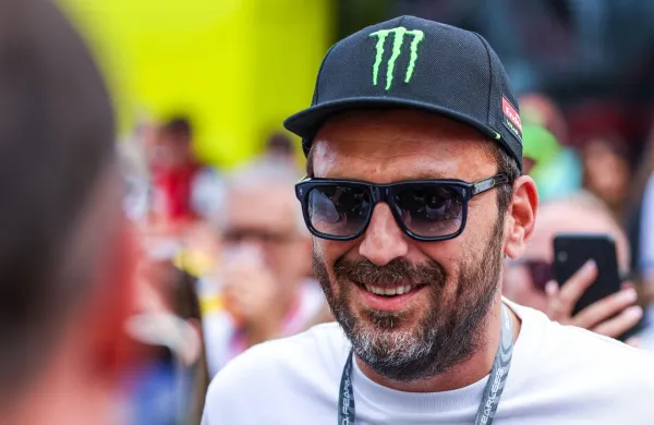 Cesare Cremonini prihaja na gori&scaron;ko letali&scaron;če