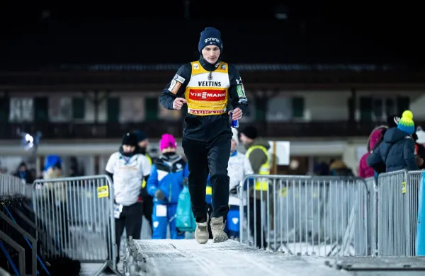 Nika in Domen Prevc lahko spi&scaron;eta zgodovino