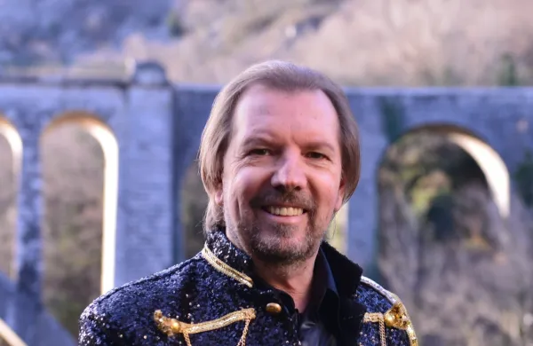 Gianni Rijavec bo s koncertom v Bukovici obeležil &scaron;tiri desetletja glasbenega ustvarjanja. 