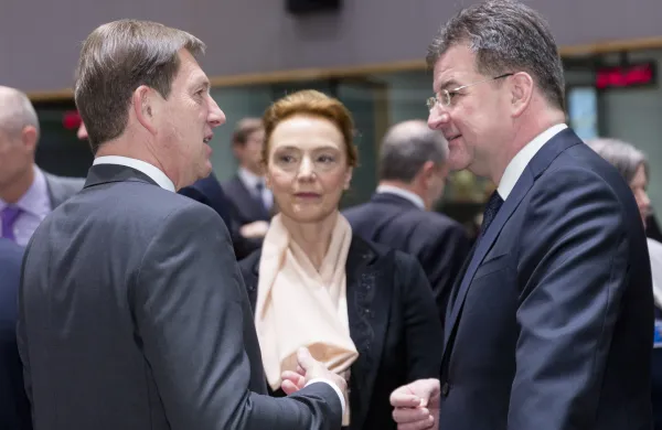 Kdo je Sultana Ahmeda usmerjal proti Luki Koper?