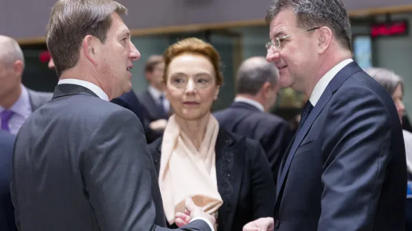 Kdo je Sultana Ahmeda usmerjal proti Luki Koper?