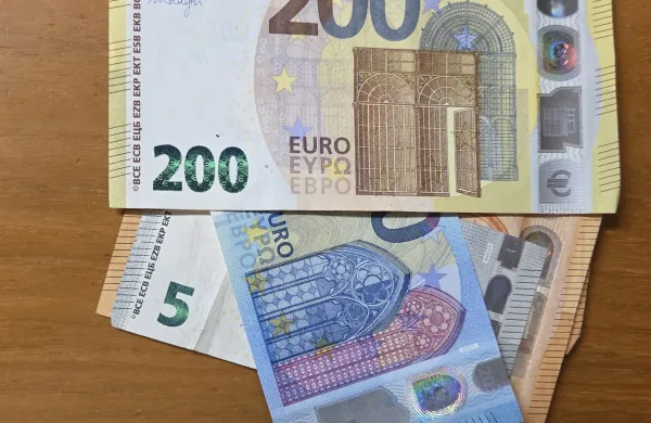 denar 200 evrov