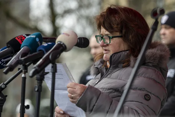 Ljubljana, Drzavni zbor.Priprava protesta s strani Zdruzenja slovenske kmecke iniciative in drugih kmetijskih organizacij.