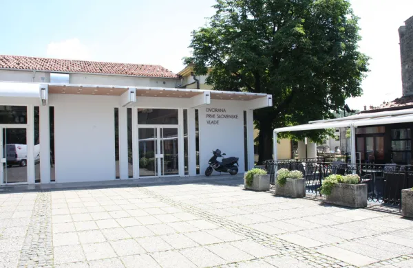 Dvorana prve slovenske vlade pobuda NSI preimenovanje dvorana trg Dvora slovenske narodne vlade Trg slovenske narodne vlade