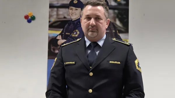 Streljanje z raketami: ovadili trojico najstnikov