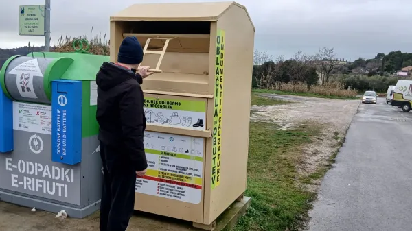 Tekstil ni vedno odpadek: kako Istra ločuje oblačila od smeti