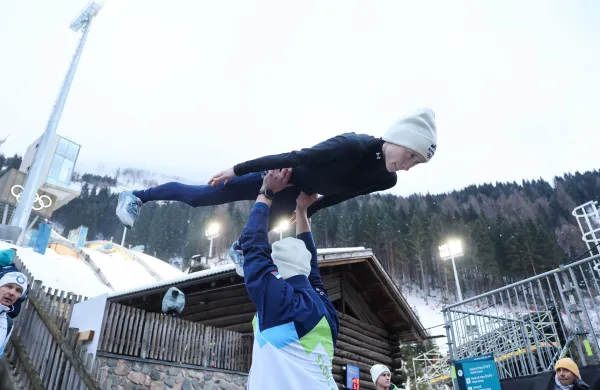 Italija, Predazzo.Zimske olimpijske igre 2026.Trening slovenskih smucarskih skakalcev.Smucarska skakalka Nika Prevc.