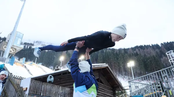 Italija, Predazzo.Zimske olimpijske igre 2026.Trening slovenskih smucarskih skakalcev.Smucarska skakalka Nika Prevc.