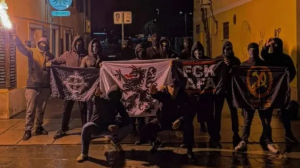 V Kopru so se zbrali neonacisti