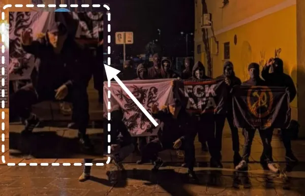 Na fotografiji vidimo tudi Demiena Fritza, znanega neonacista, tudi organizatorja dogodka izpred nekaj tednov v Luciji, kjer se je mahalo z zastavo in salutiralo.