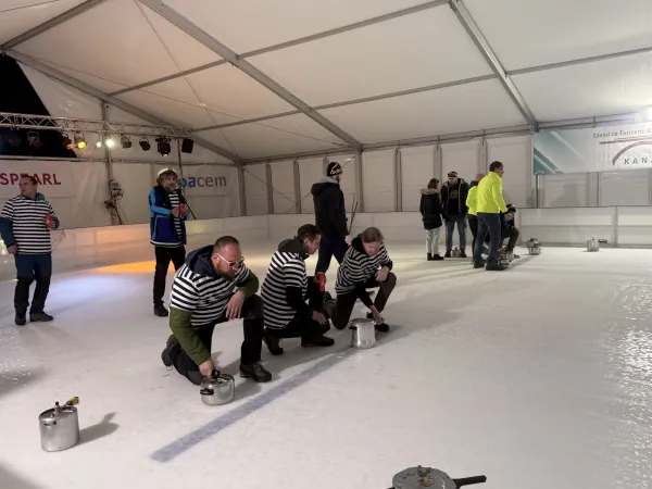 Nune pometle s konkurenco na ledu in se uvrstile na olimpijske igre
