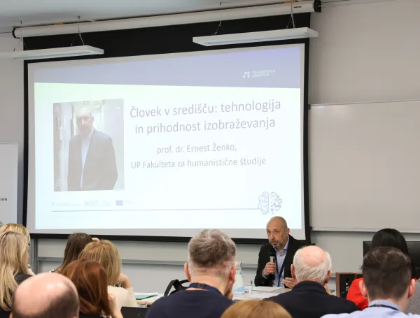 Uspe&scaron;no zaključena konferenca projektov vključevanja temeljnih vsebin računalni&scaron;tva in informatike B-RIN in MARiNKA