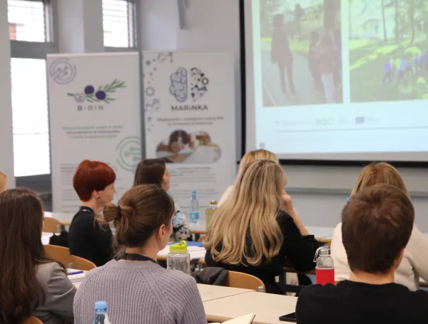 Uspe&scaron;no zaključena konferenca projektov vključevanja temeljnih vsebin računalni&scaron;tva in informatike B-RIN in MARiNKA