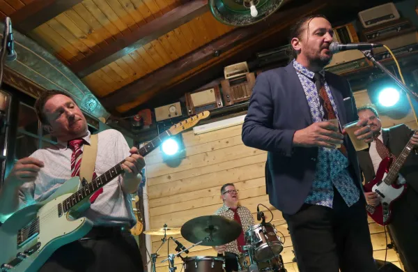 Adijo, Mare! Pupedanci ne bodo pustili, da bi vse vzel hudič