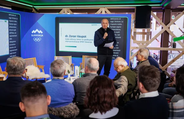 Slovenska hisa v Cortini d'Ampezzo je gostila srečanje slovenskih in italijanskih gospodarstvenikov.