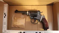 Revolver, ki so ga kriminalisti zasegli pri 58-letniku.
