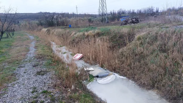 Cementna voda iz drugega tira ponovno končala v vodotokih