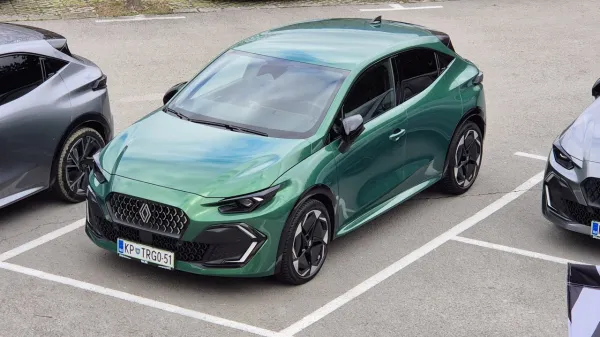 Renault načrtuje, da bodo z novo izdajo clia ostali tako rekoč na enaki prodajni ravni, čeprav se je cenovno postavil nekoliko vi&scaron;je kot predhodnik.