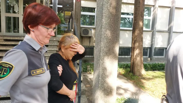 Kitajski &scaron;efici dve leti zapora zaradi prostitucije