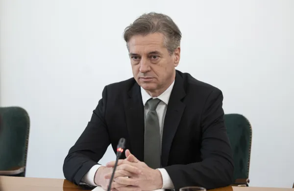 Predsednik vlade Robert Golob