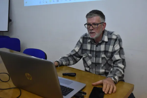 Podmark na nogah, Lada na čakanju