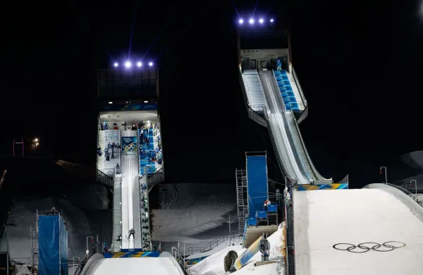 Skoke so predstavili skozi afero mednožje