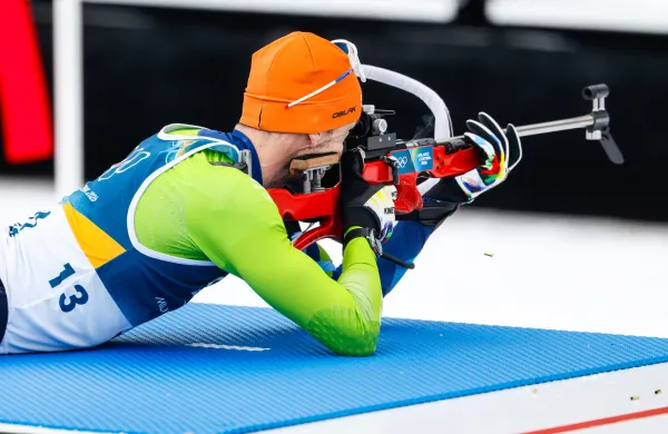 Slovenski biatlonec Jakov Fak.