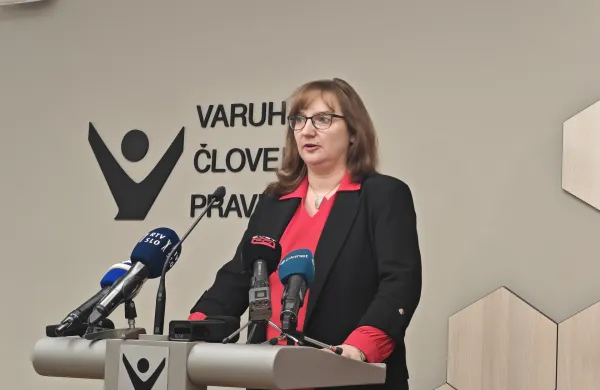 Ljubljana, Varuh clovekovih pravic.Izjava za medije varuhinje clovekovih pravic Simone Drenik Bavdek, ki je predstavila razloge za vlozitev zahteve za oceno ustavnosti 8. clena t. i. Sutarjevega zakona na ustavno sodisce.