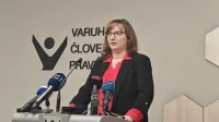 Ljubljana, Varuh clovekovih pravic.Izjava za medije varuhinje clovekovih pravic Simone Drenik Bavdek, ki je predstavila razloge za vlozitev zahteve za oceno ustavnosti 8. clena t. i. Sutarjevega zakona na ustavno sodisce.