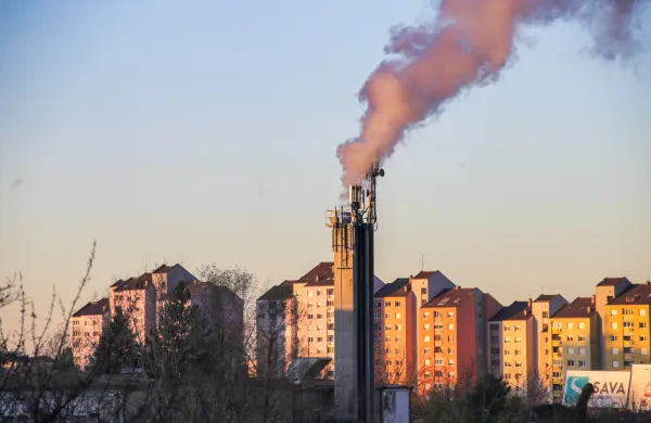 Ogrevanje Kenog daljinsko ogrevanje para iz dimnika Nova Gorica 