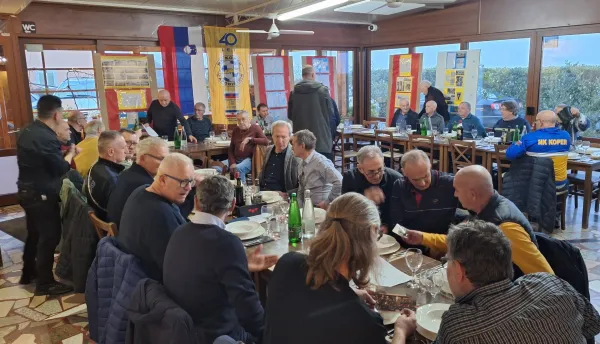 40 let obletnica osvojitve naslova prvakov 1. SNL NK Koper nogomet 1984/1985 trener Lučjo Pertič Gostilna Oljka Vanganel